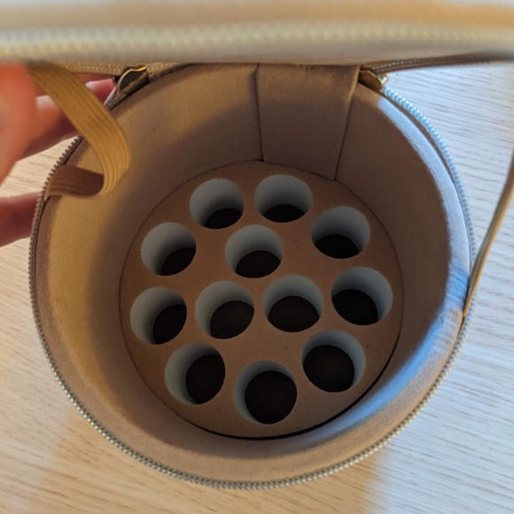 Fitglow Eco Luxe Makeup Case -Vegan (1/2) - Picture 6 of 7